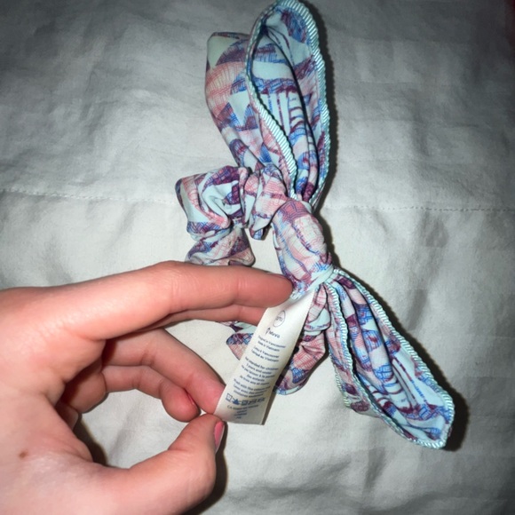 Lululemon Headband and Ivivva Scrunchie with Bow bundle (new without tags) - Picture 2 of 3